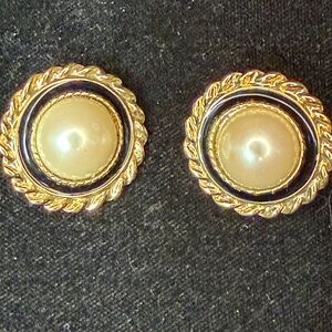 Elegant Gold and Black Pearl Earrings